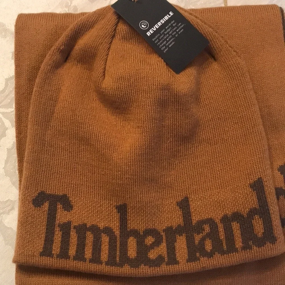 Brand New Timberland Reversible Knit Hat and Scarf Set